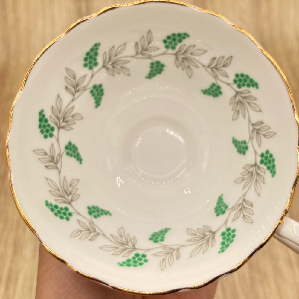VINTAGE CROWN STAFFORDSHIRE fine bone china  mare England. - Picture 4 of 9
